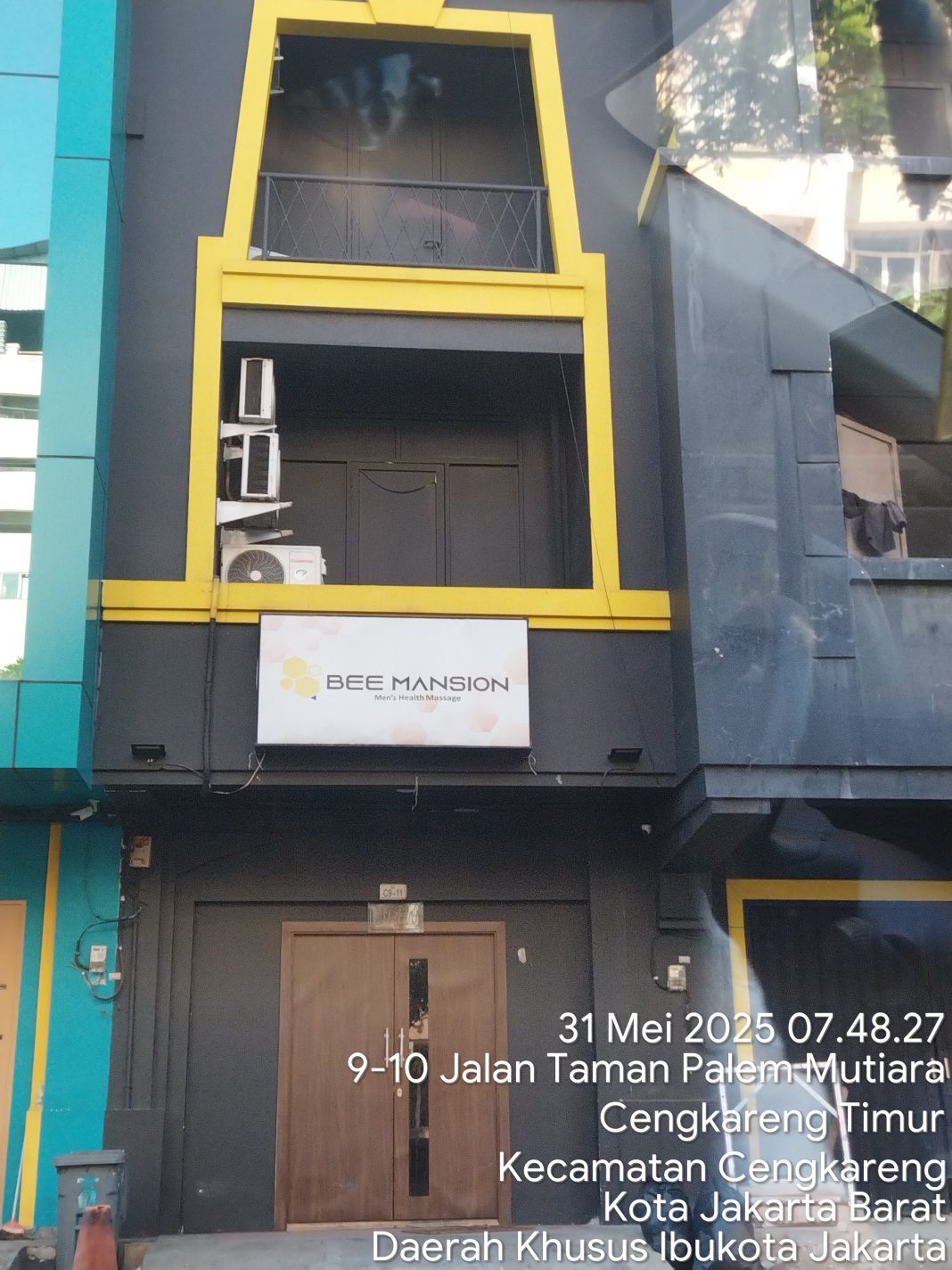 BEE Mansion Massage di Ruko Mutiara Taman Palem,  Blok. C 9, No 11, Jln. Kamal Raya, Cengkareng, Jakarta Barat