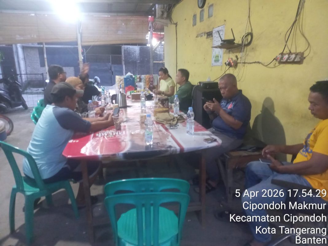 Ketua RT 01,02,03 dan 04 berkumpul di kantor RW.011, Taman Jaya, Cipondoh, Kota Tangerang